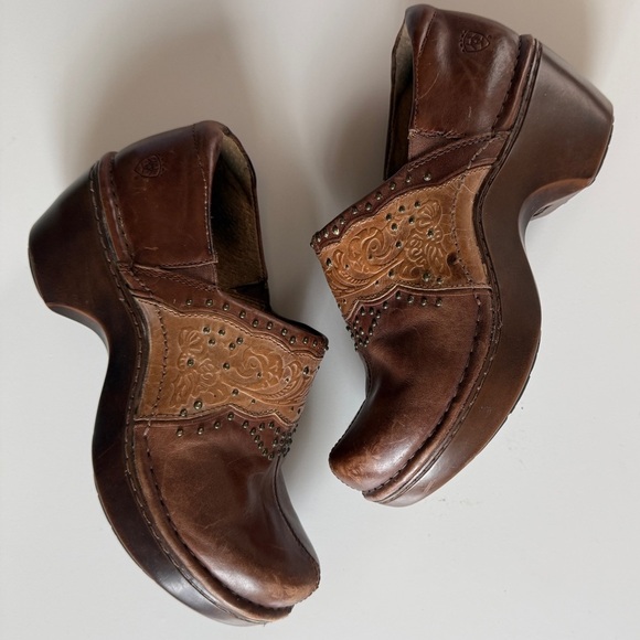 Ariat Clogs Ashland Tooled Leather Platform Studded Cognac Brown Tan Women’s 8 - Picture 1 of 9